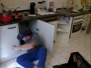 Νοικοκυρά fucks plumber με snahbrandy