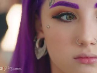 Loistava inked violetti hiukset teinit haluaa karkea aikuinen elokuva seksi leikkeit�