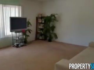 Propertysex zákazník fucks maličké realtor v domáce špinavé film