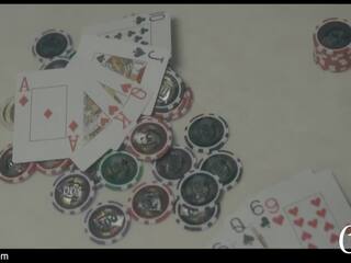 Xpervo - perfektno drobcene stunner plača poker igralec s ji muca