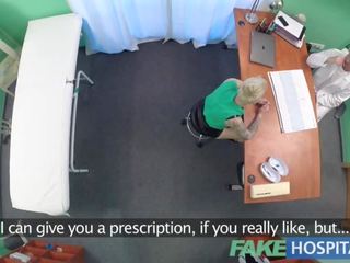 Gadungan rumah sakit menawan bertato gadis nakal demands cepat dan keras x rated video dari medico
